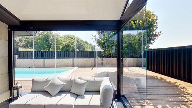 4 soveværelse Villa til salg i Berango med swimmingpool garage - € 1.699.990 (Ref: 9940328)