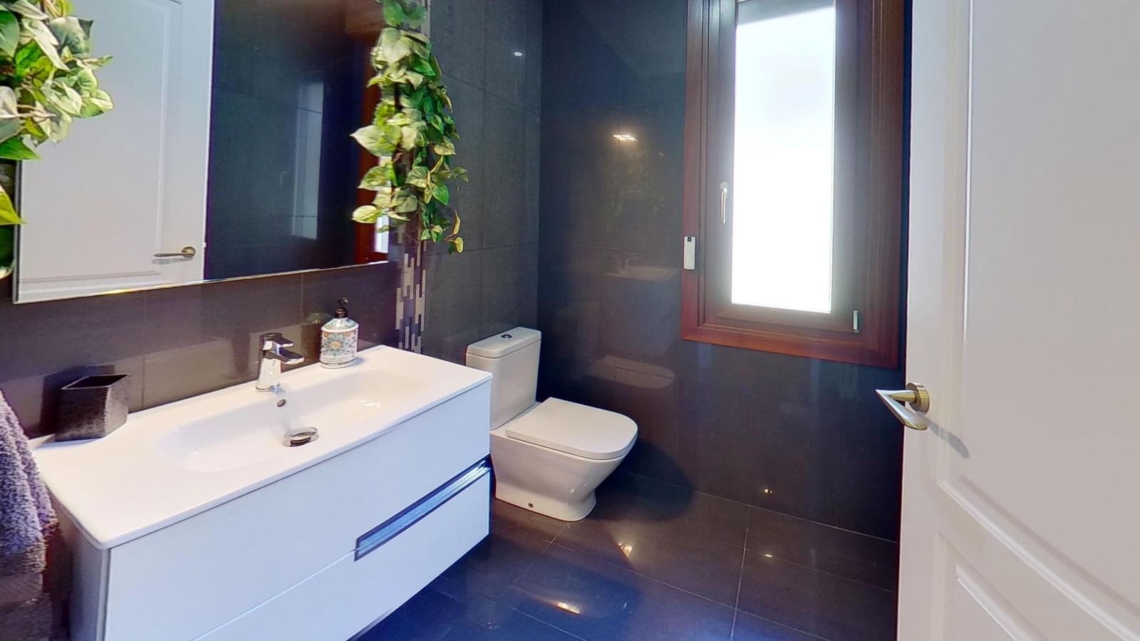 4 soverom Villa til salgs i Berango med svømmebasseng garasje - € 1 699 990 (Ref: 9940328)