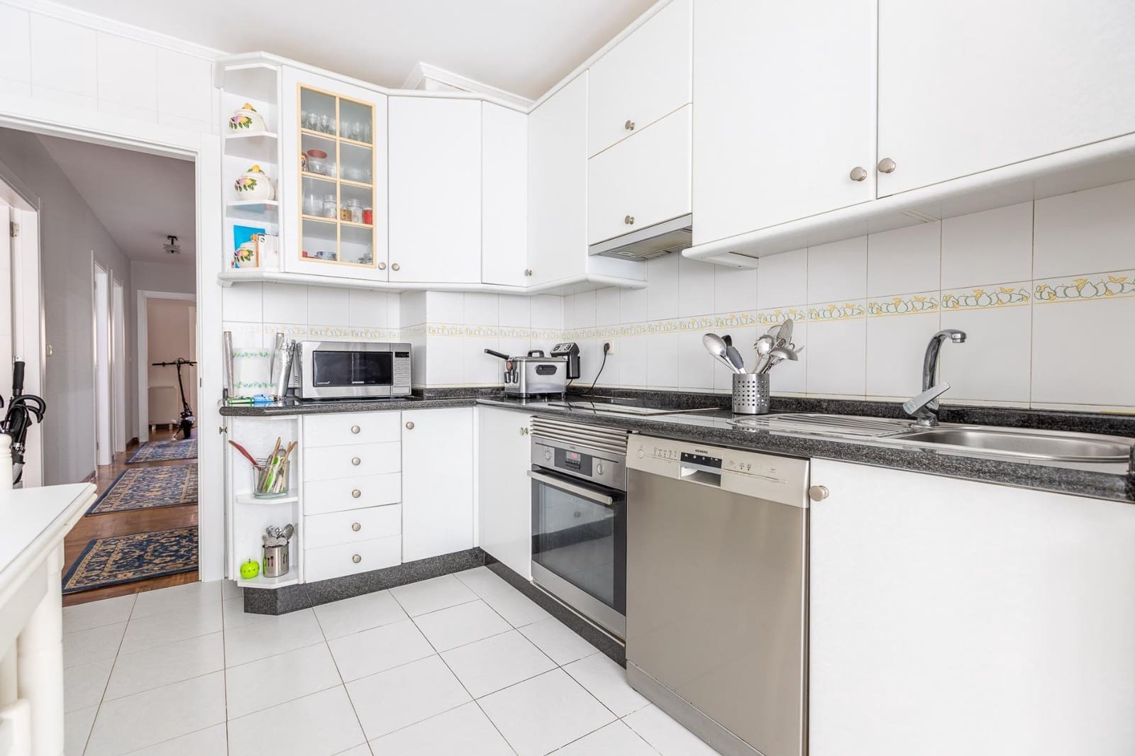 4 bedroom Flat for sale in Oleiros - € 320,000 (Ref: 9940332)