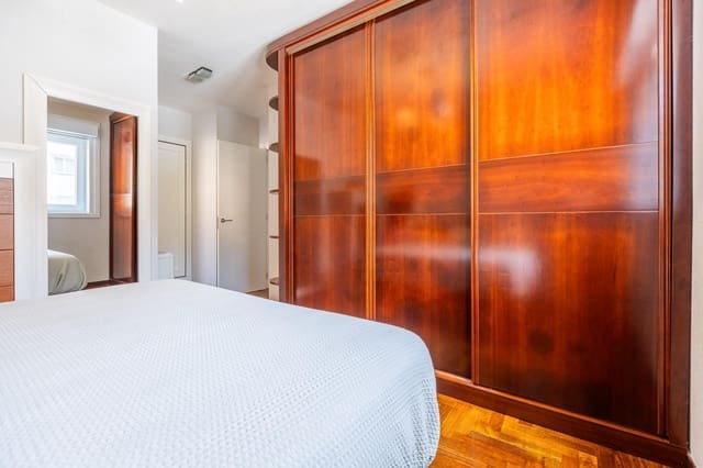 4 bedroom Flat for sale in Oleiros - € 320,000 (Ref: 9940332)