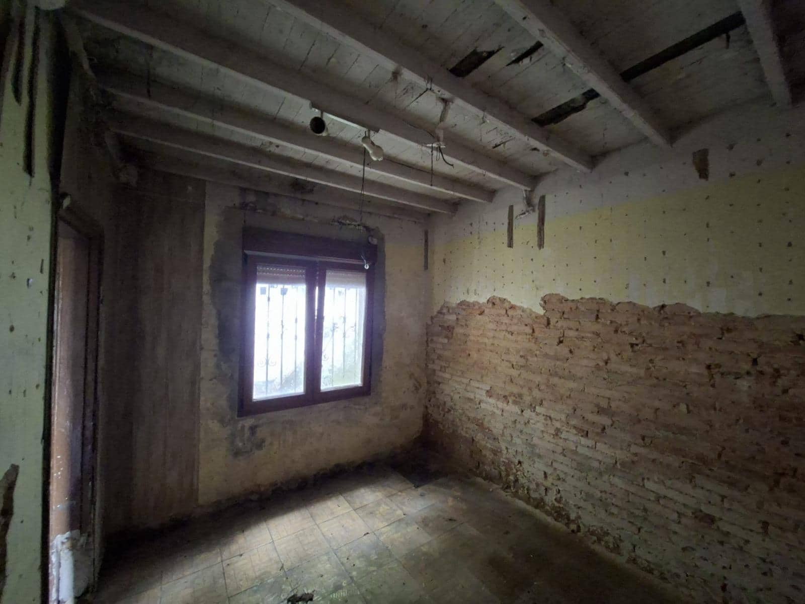2 slaapkamer Rijtjeshuis te koop in Carreno - € 68.000 (Ref: 9944185)