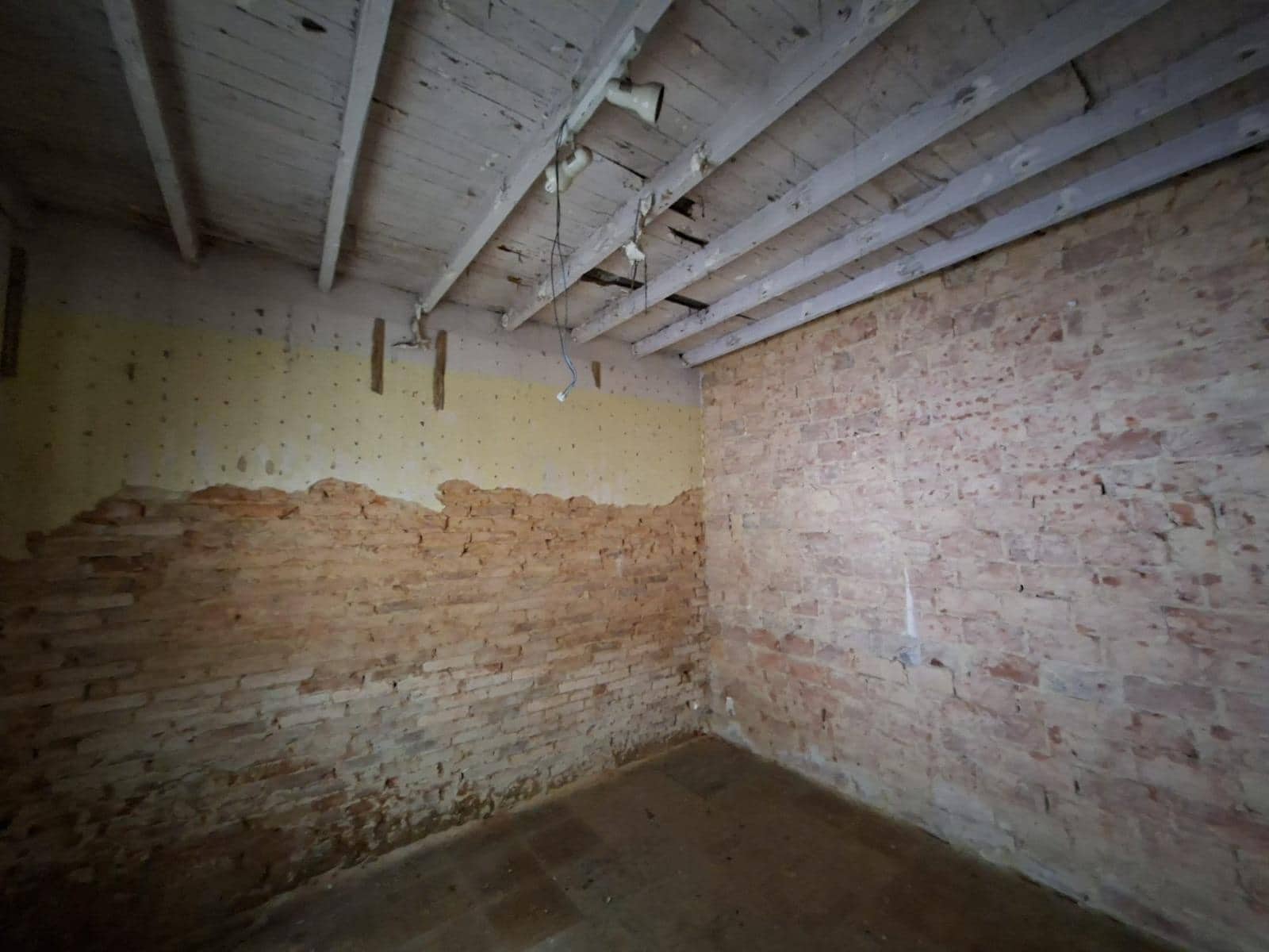 2 slaapkamer Rijtjeshuis te koop in Carreno - € 68.000 (Ref: 9944185)