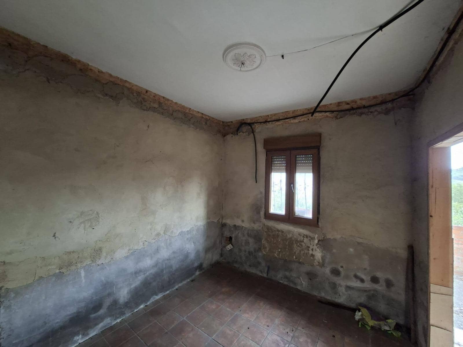 2 slaapkamer Rijtjeshuis te koop in Carreno - € 68.000 (Ref: 9944185)
