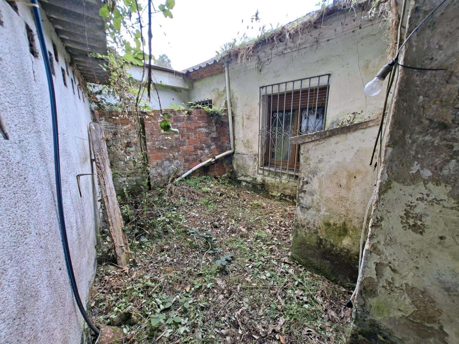 2 slaapkamer Rijtjeshuis te koop in Carreno - € 68.000 (Ref: 9944185)