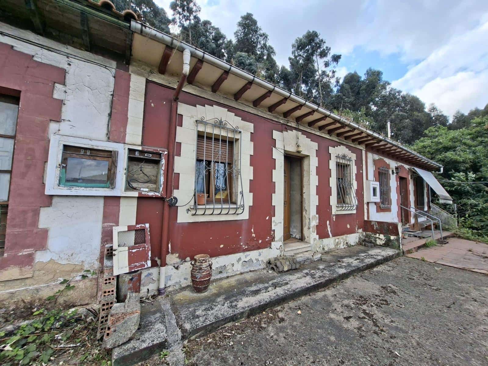 2 slaapkamer Rijtjeshuis te koop in Carreno - € 68.000 (Ref: 9944185)
