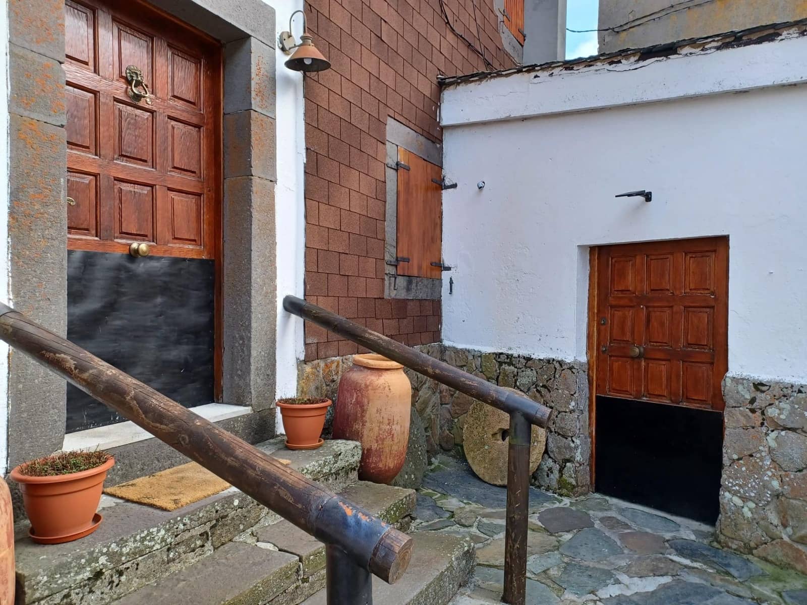 7 bedroom Villa for sale in Cangas del Narcea - € 229,000 (Ref: 9948091)