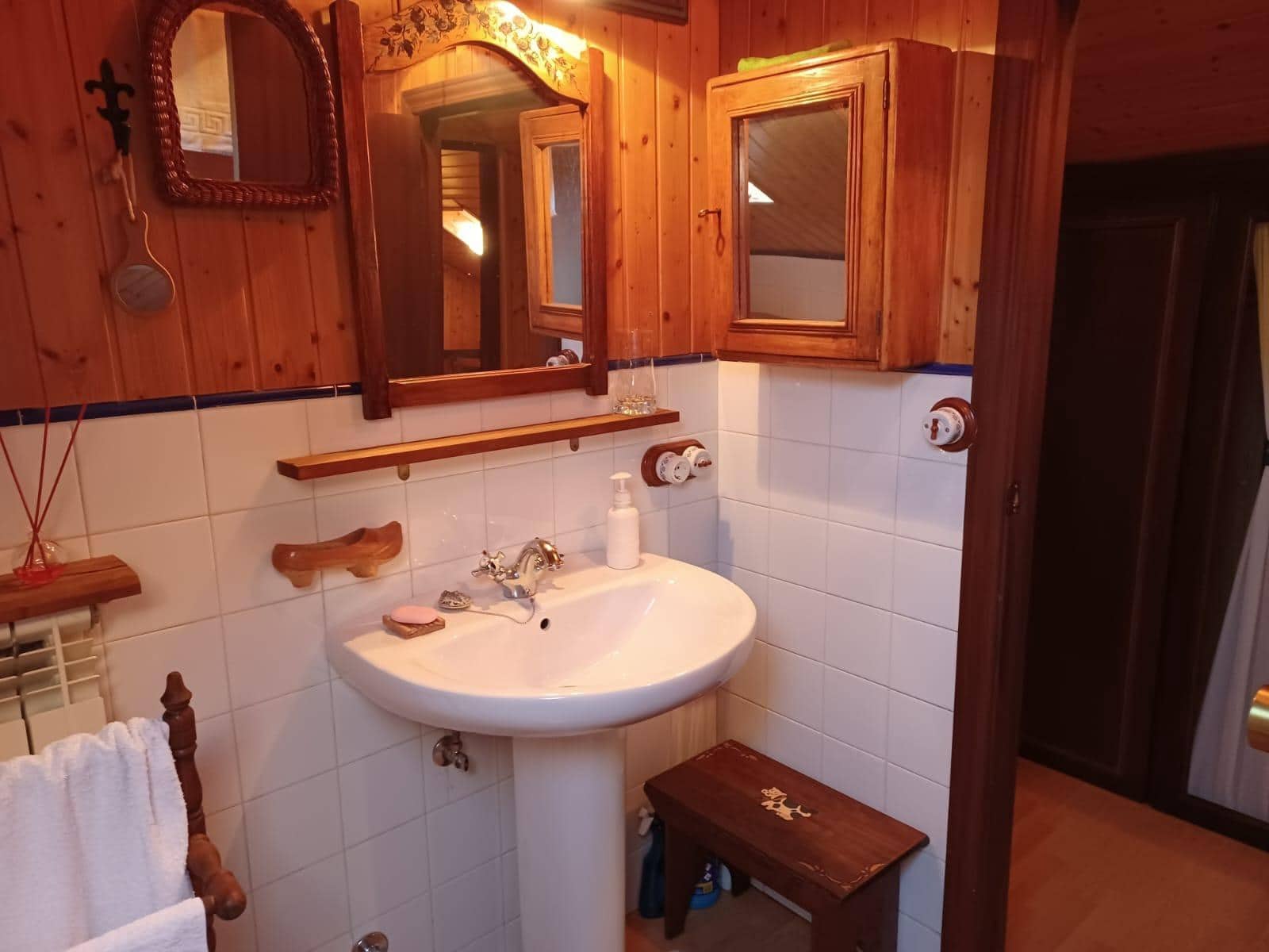 7 bedroom Villa for sale in Cangas del Narcea - € 229,000 (Ref: 9948091)