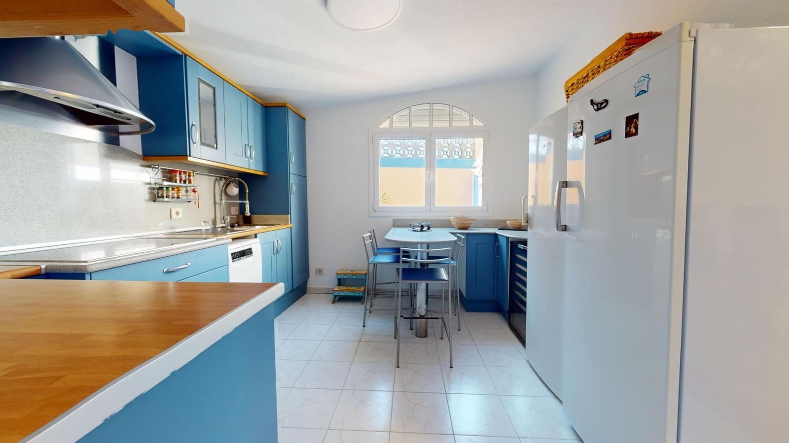 3 soverom Hus til salgs i Telde med svømmebasseng garasje - € 600 000 (Ref: 9955963)