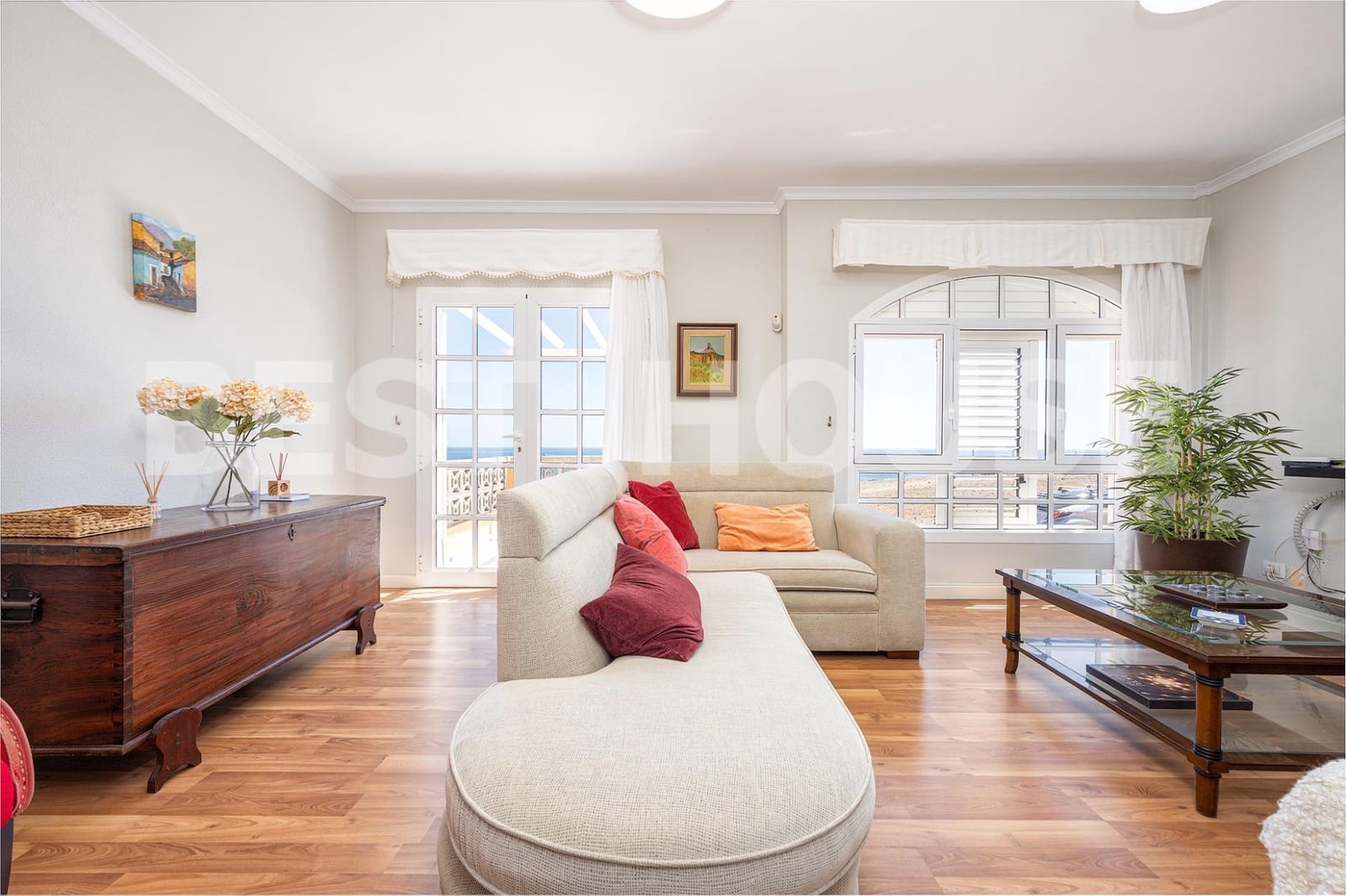 4 bedroom Townhouse for sale in Telde with pool garage - € 590,000 (Ref: 9955963)
