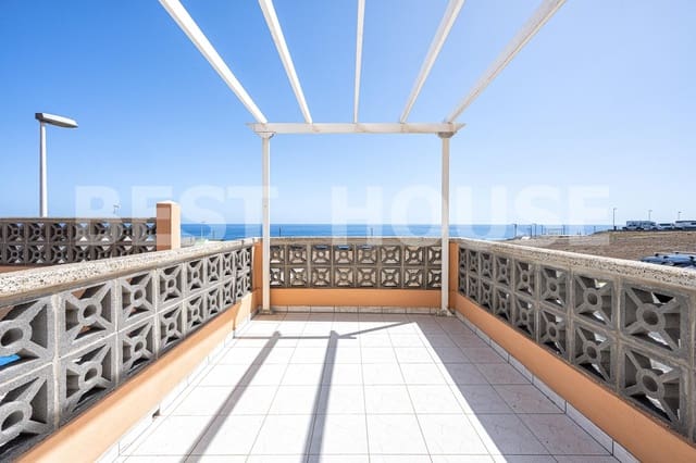 4 quarto Casa em Banda para venda em Telde com piscina garagem - 590 000 € (Ref: 9955963)