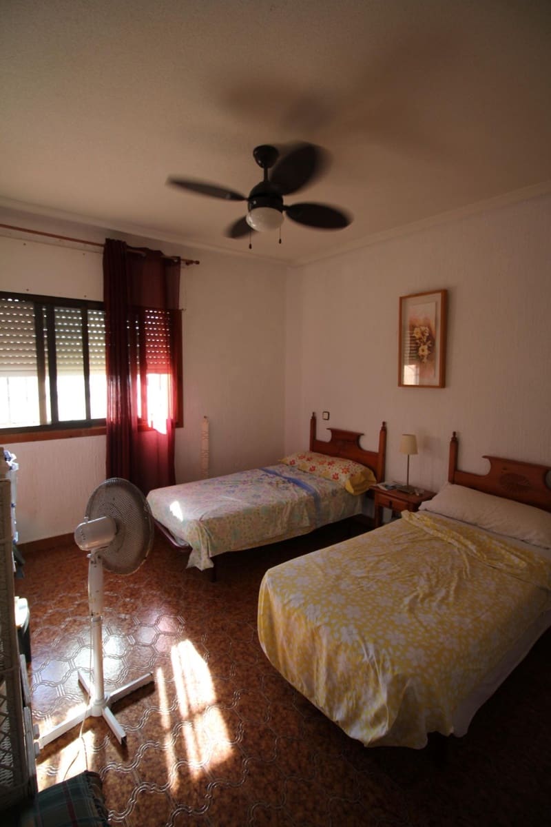 4 bedroom Villa for sale in Murcia city with garage - € 550,000 (Ref: 9955964)