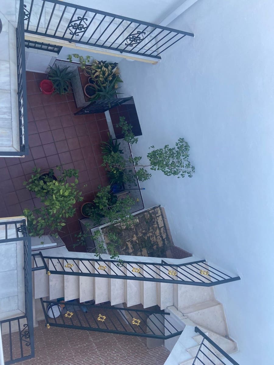 4 bedroom Townhouse for sale in Jerez de la Frontera - € 450,000 (Ref: 9958121)