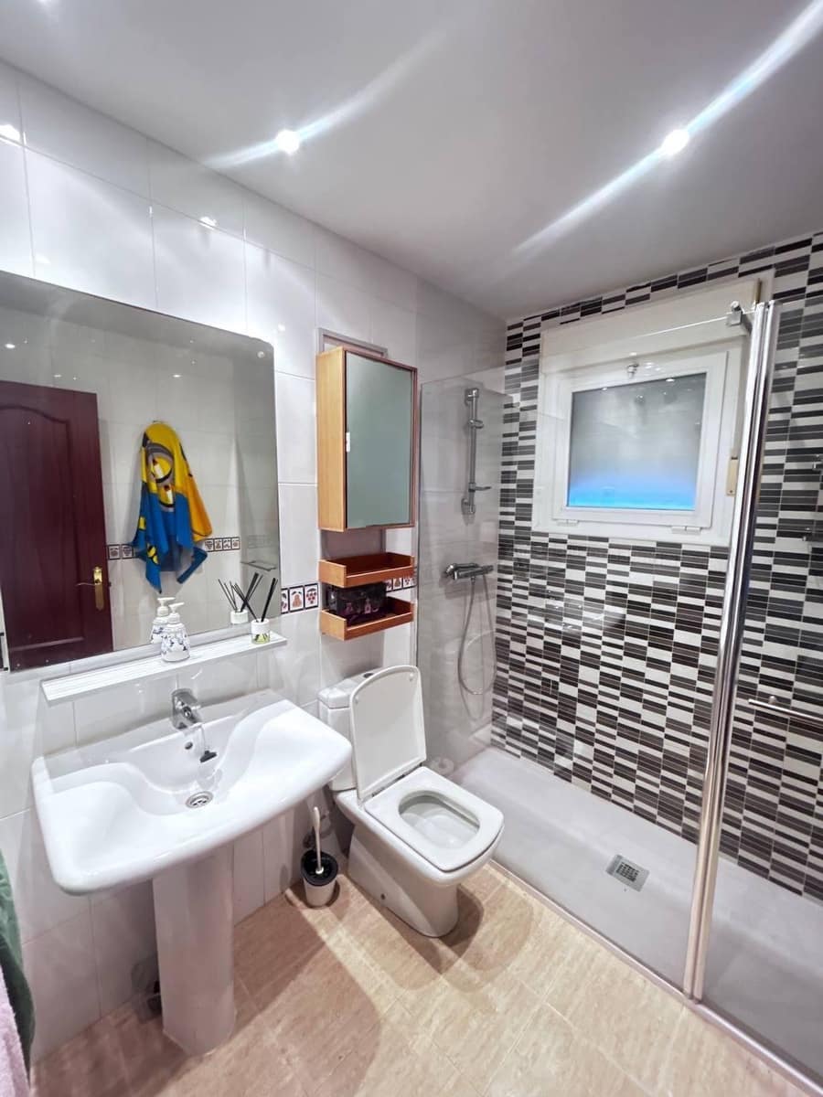 4 slaapkamer Rijtjeshuis te koop in Plentzia met zwembad garage - € 600.000 (Ref: 9963309)