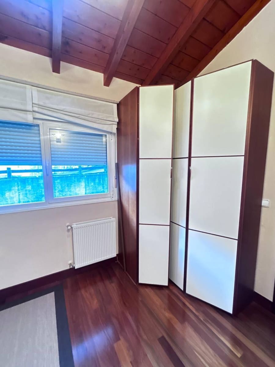 4 slaapkamer Rijtjeshuis te koop in Plentzia met zwembad garage - € 600.000 (Ref: 9963309)