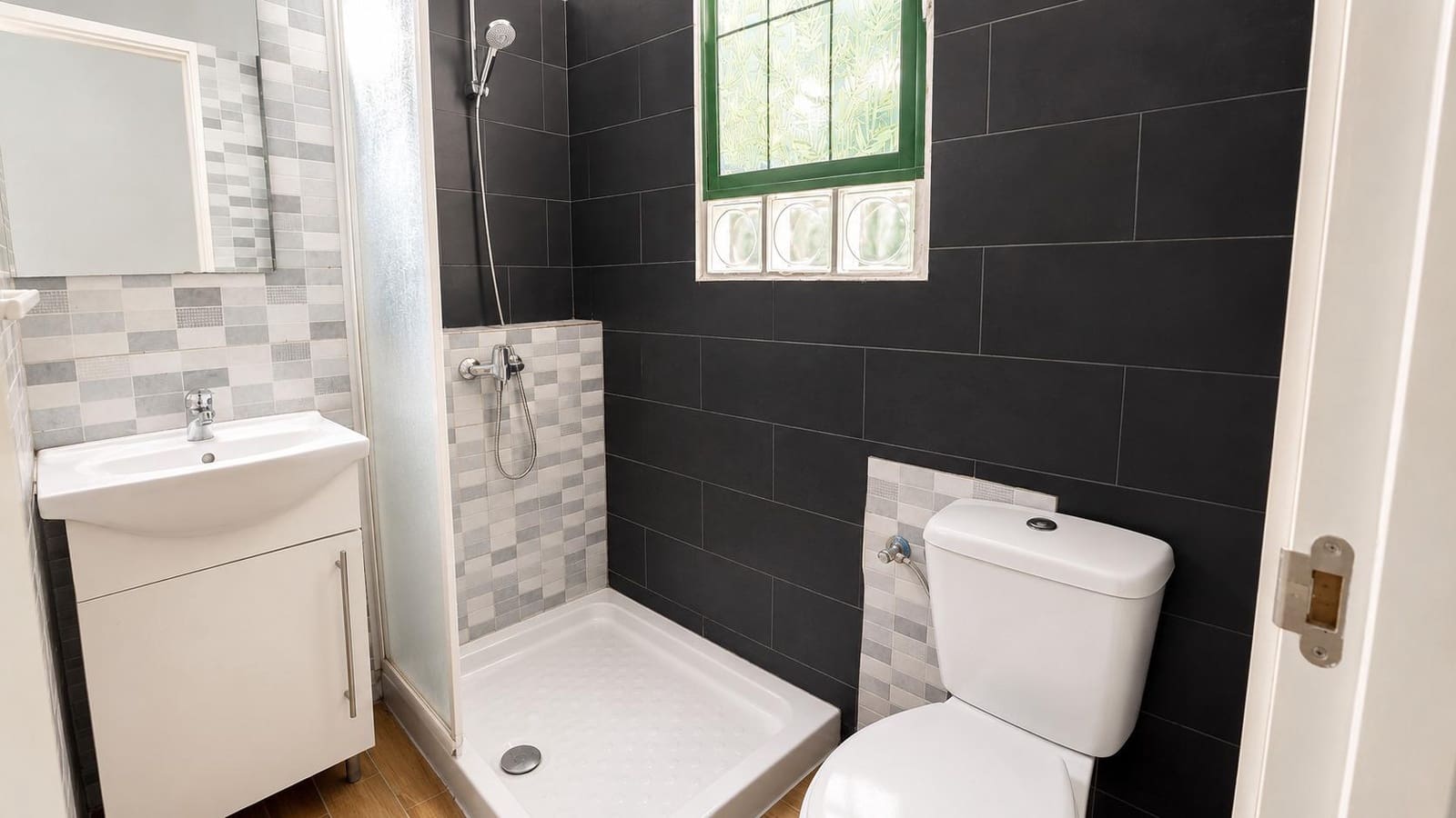 4 soveværelse Lejlighed til salg i Las Palmas de Gran Canaria - € 285.000 (Ref: 9965455)