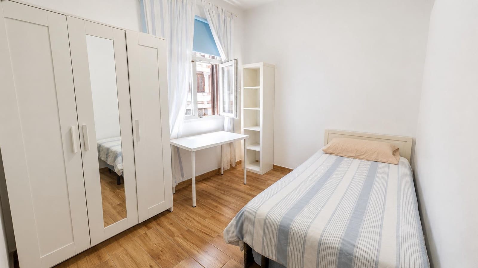 4 soveværelse Lejlighed til salg i Las Palmas de Gran Canaria - € 285.000 (Ref: 9965455)