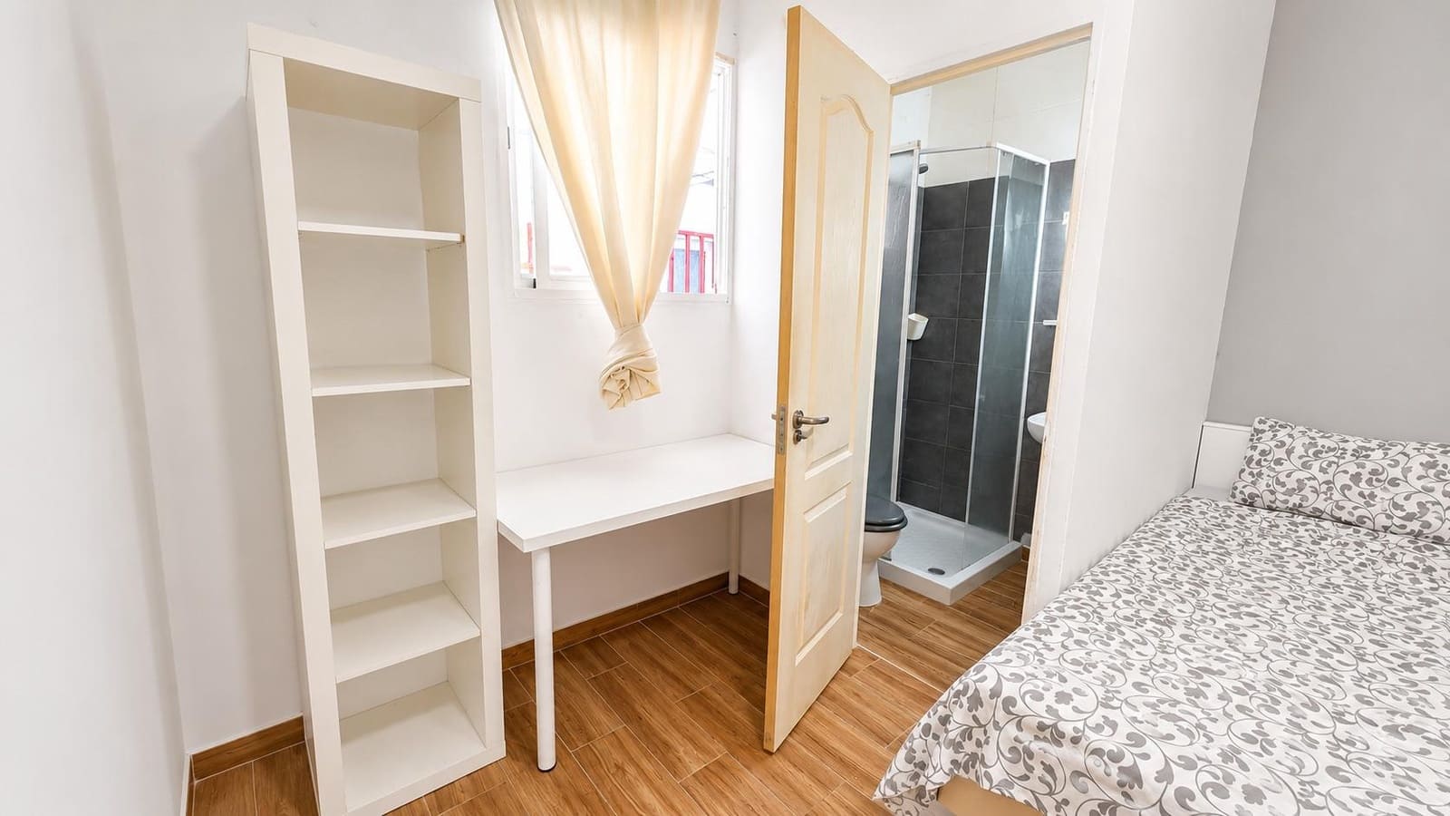 4 soveværelse Lejlighed til salg i Las Palmas de Gran Canaria - € 285.000 (Ref: 9965455)