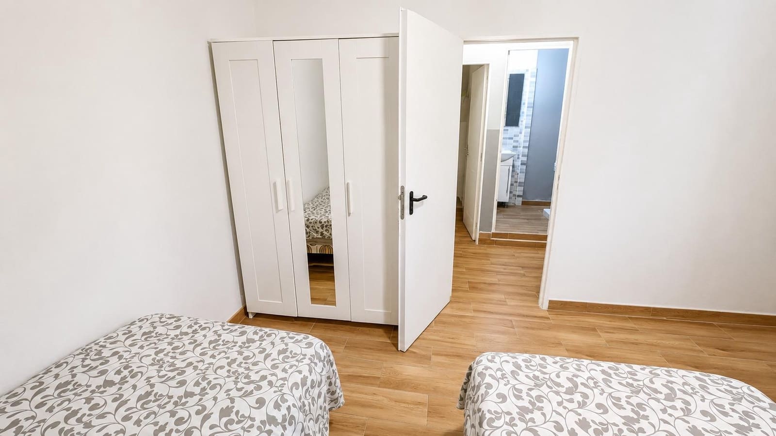 4 soveværelse Lejlighed til salg i Las Palmas de Gran Canaria - € 285.000 (Ref: 9965455)