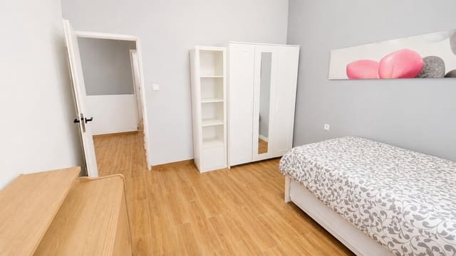 4 soveværelse Lejlighed til salg i Las Palmas de Gran Canaria - € 285.000 (Ref: 9965455)