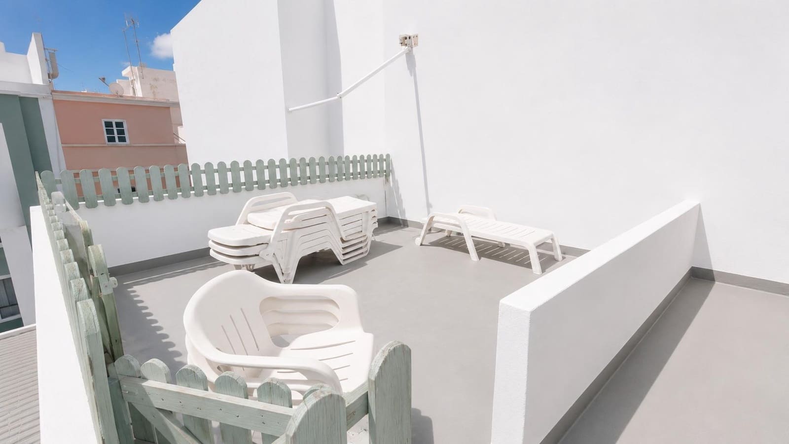 4 soveværelse Lejlighed til salg i Las Palmas de Gran Canaria - € 285.000 (Ref: 9965455)
