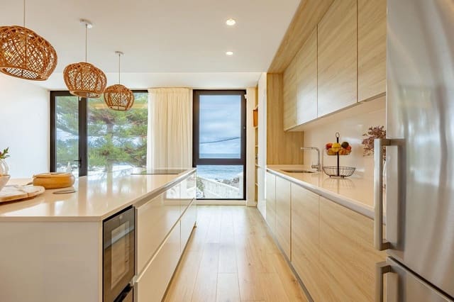 3 soverom Villa til salgs i Las Palmas de Gran Canaria med svømmebasseng garasje - € 520 000 (Ref: 9966775)
