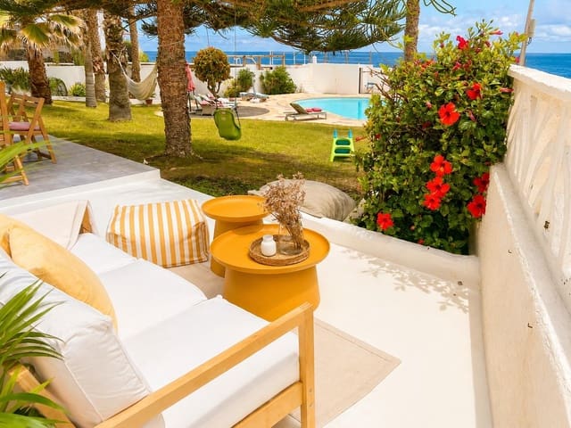 3 soverom Villa til salgs i Las Palmas de Gran Canaria med svømmebasseng garasje - € 520 000 (Ref: 9966775)