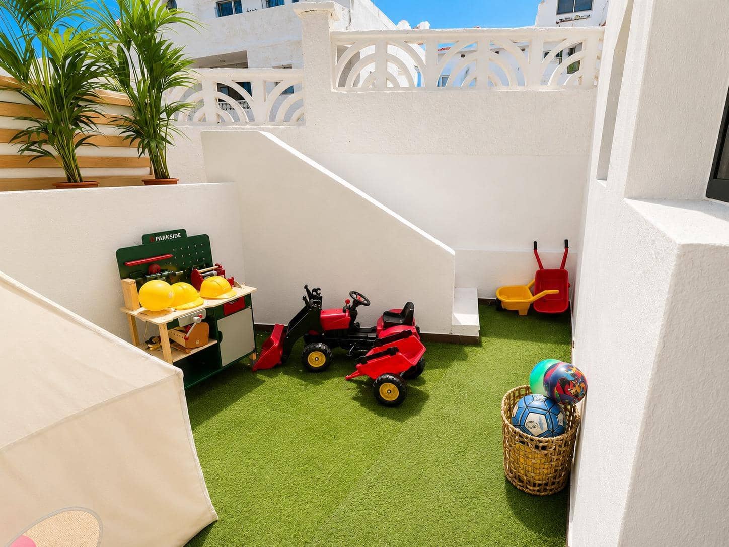 3 bedroom Villa for sale in Las Palmas de Gran Canaria with pool garage - € 520,000 (Ref: 9966775)