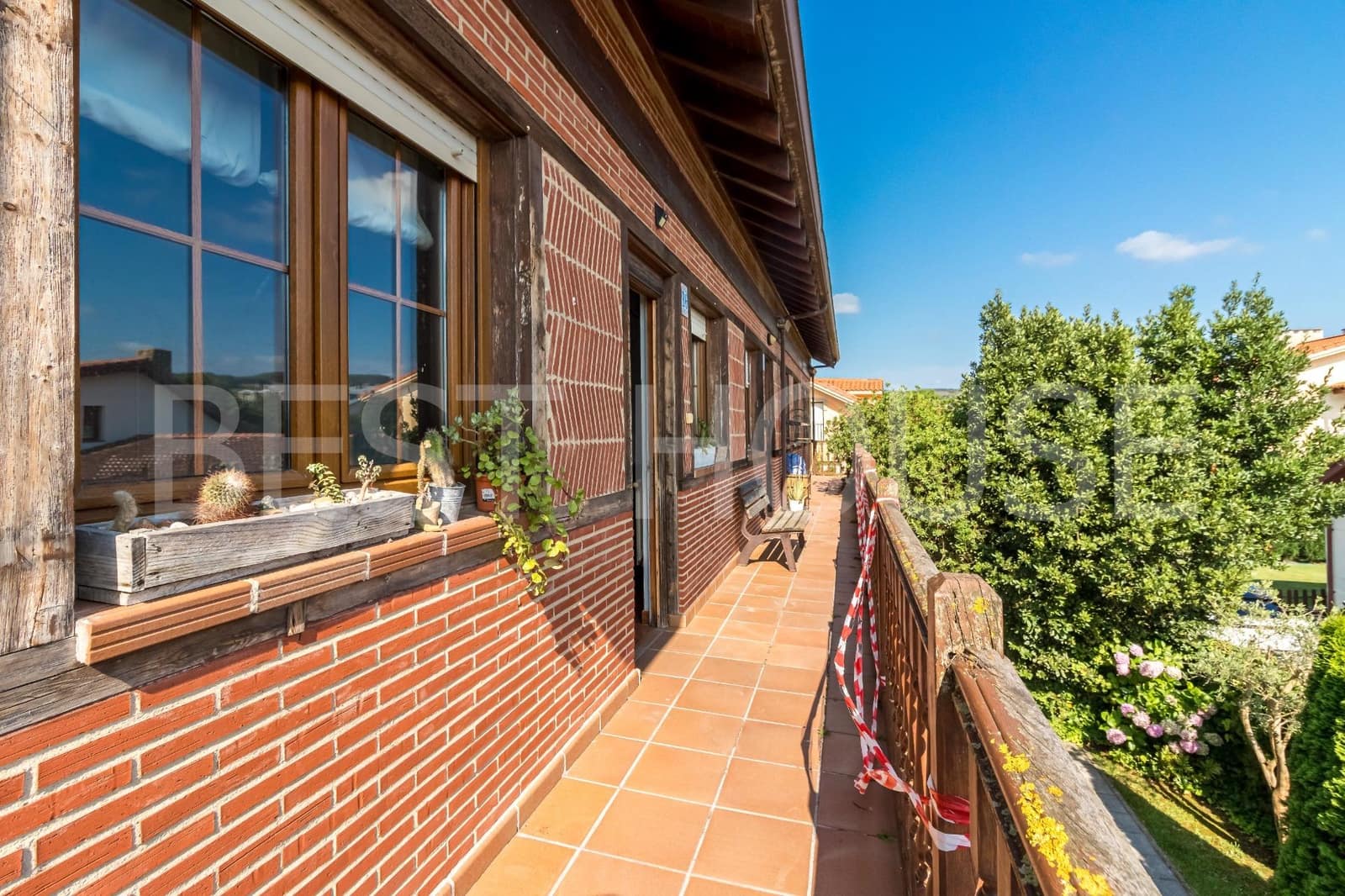 3 sovrum Villa till salu i Galizano med garage - 289 000 € (Ref: 9970839)