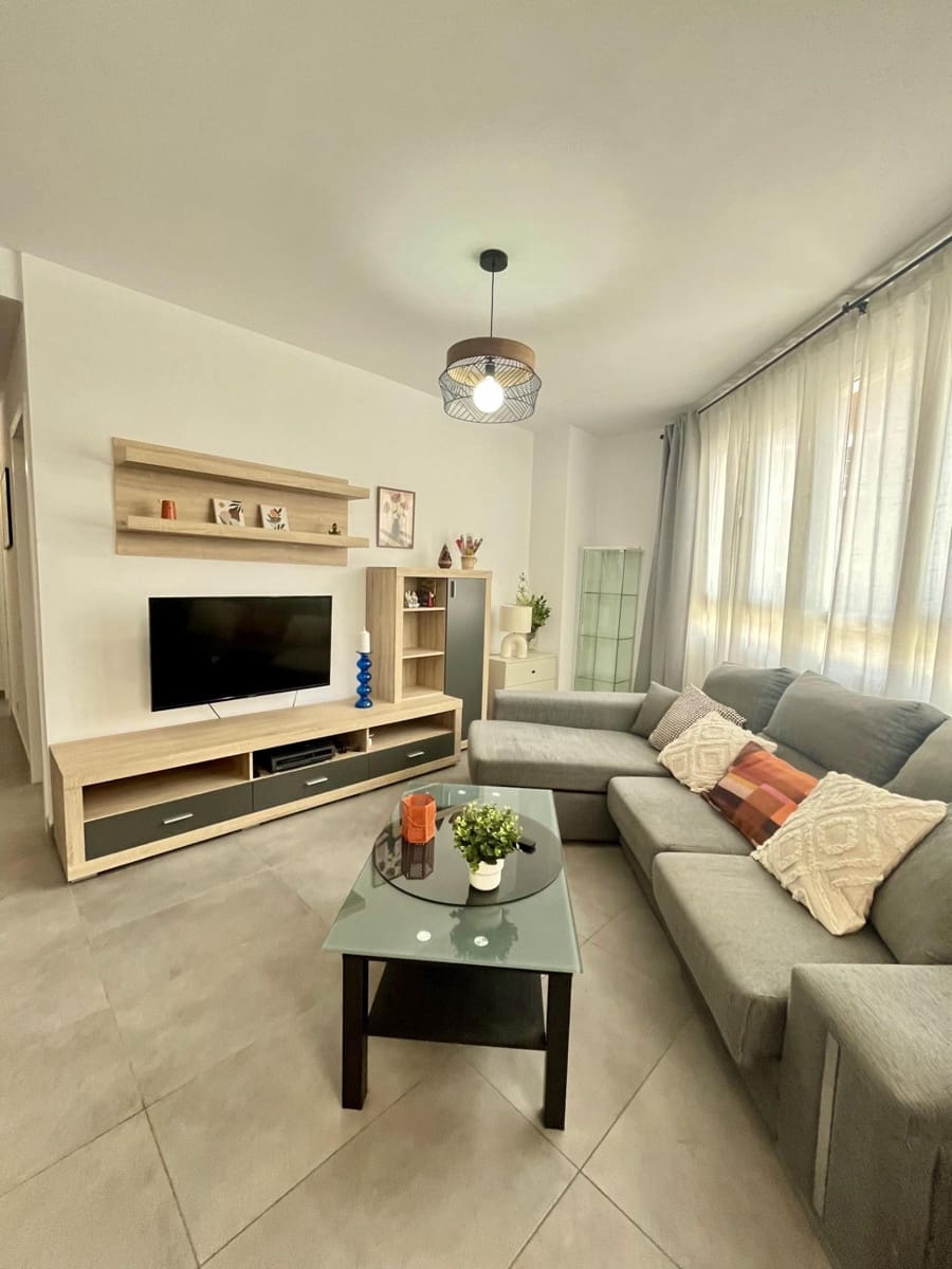 2 soverom Leilighet til leie i Las Palmas de Gran Canaria med garasje - € 1 600 (Ref: 9970840)