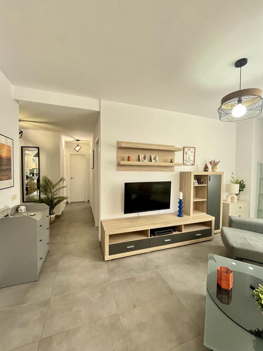 2 soverom Leilighet til leie i Las Palmas de Gran Canaria med garasje - € 1 600 (Ref: 9970840)
