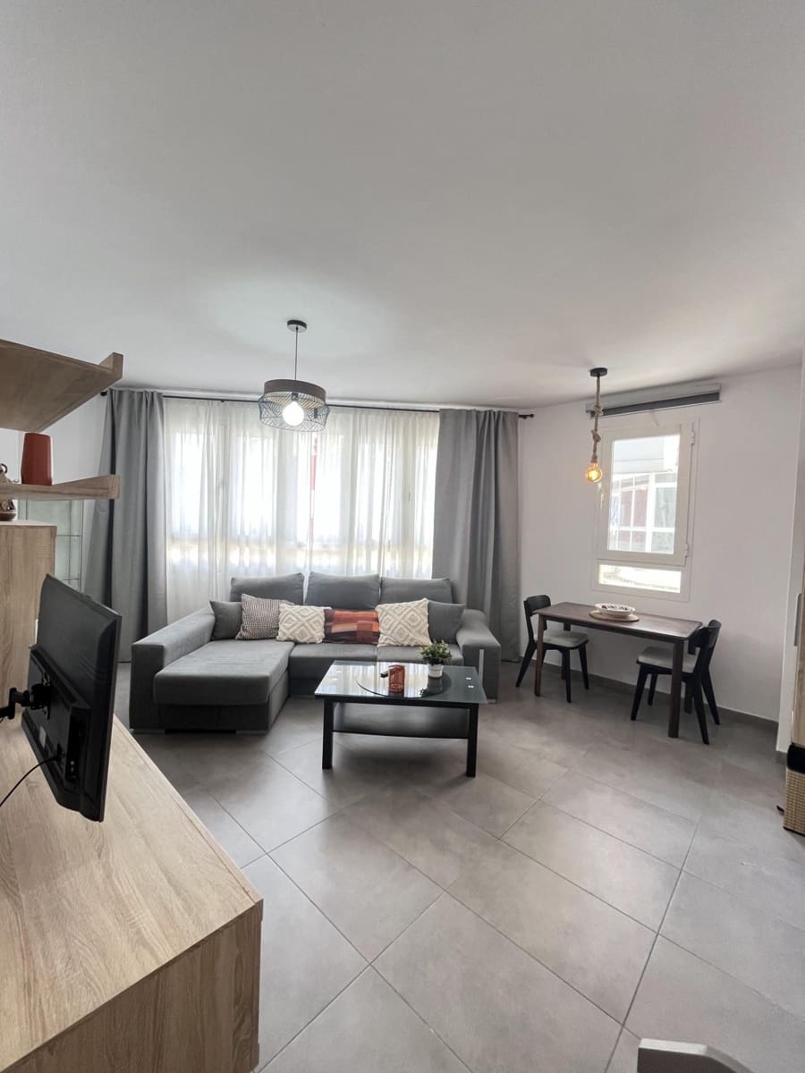 2 soverom Leilighet til leie i Las Palmas de Gran Canaria med garasje - € 1 600 (Ref: 9970840)
