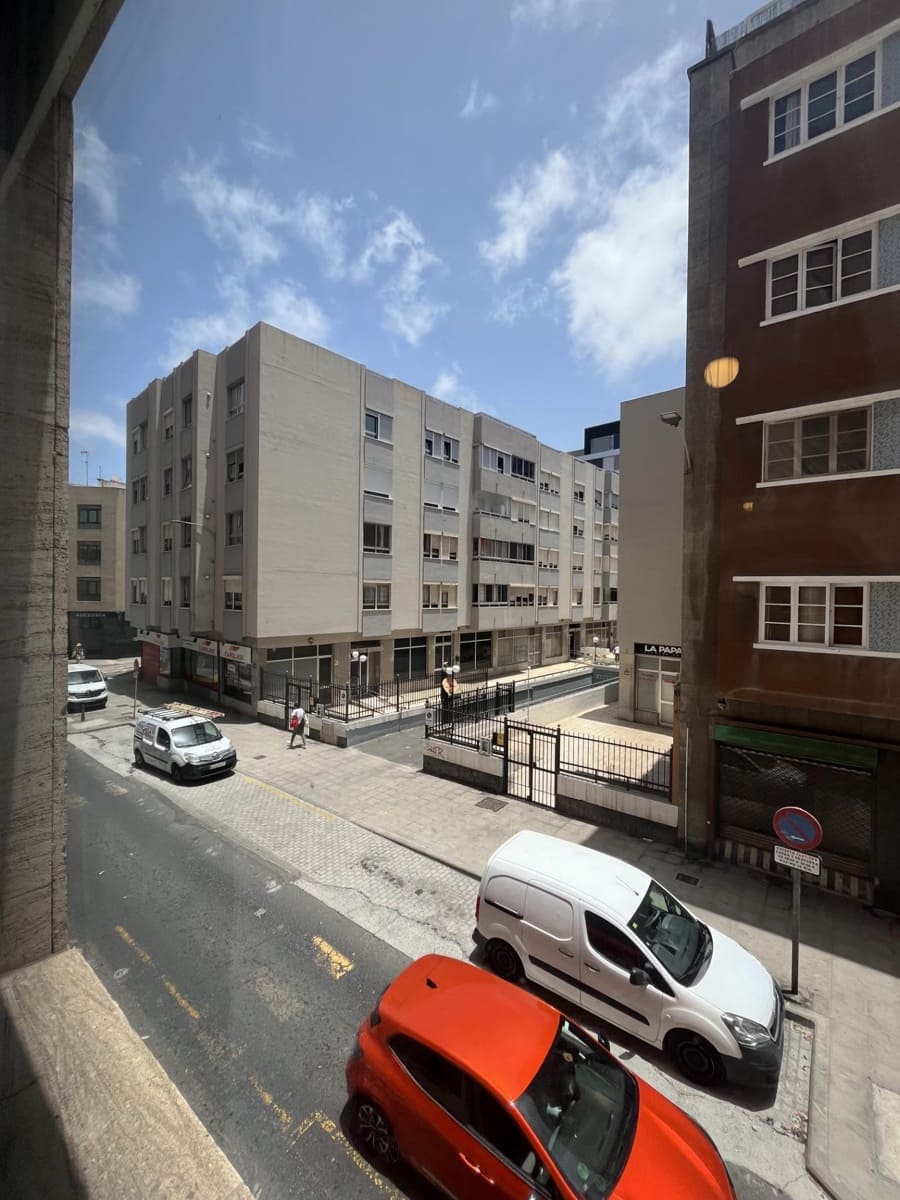 2 soverom Leilighet til leie i Las Palmas de Gran Canaria med garasje - € 1 600 (Ref: 9970840)