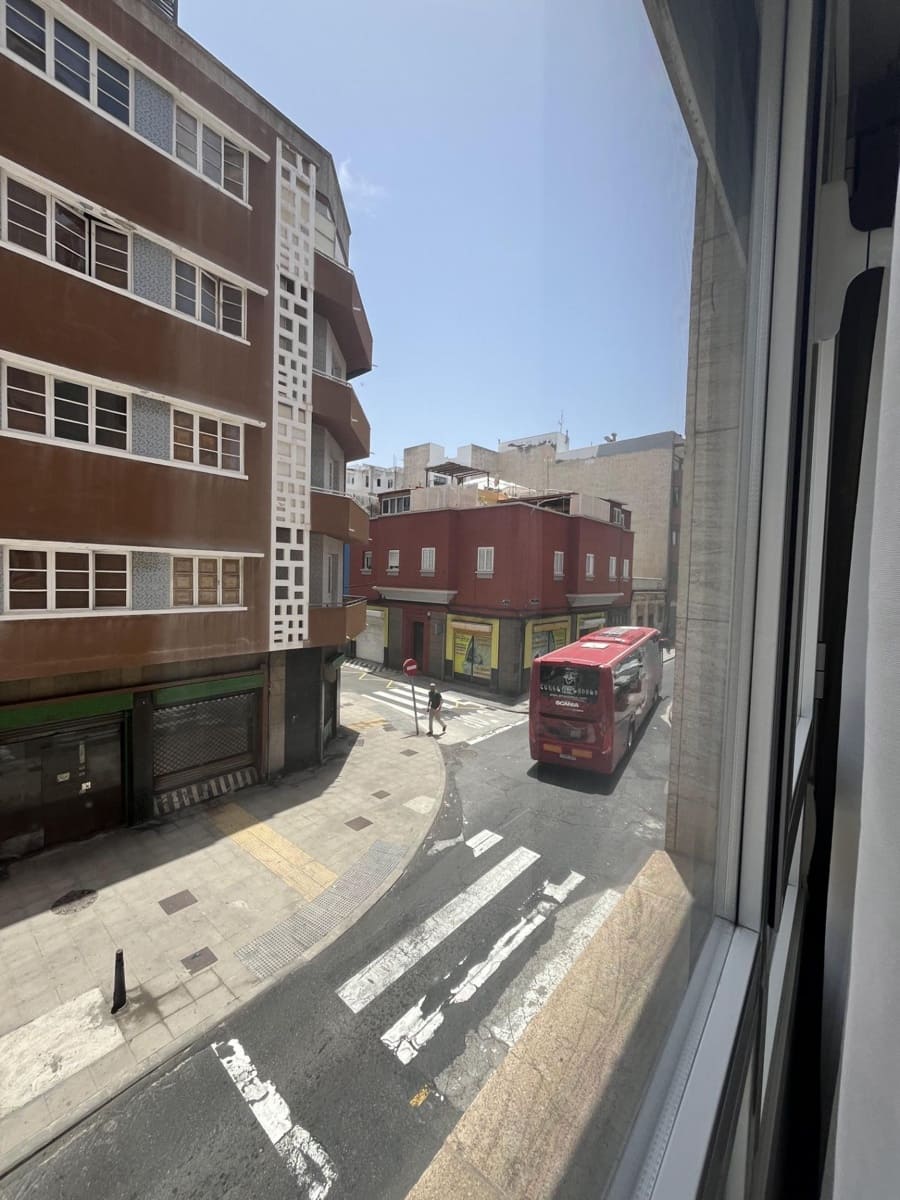 2 soverom Leilighet til leie i Las Palmas de Gran Canaria med garasje - € 1 600 (Ref: 9970840)