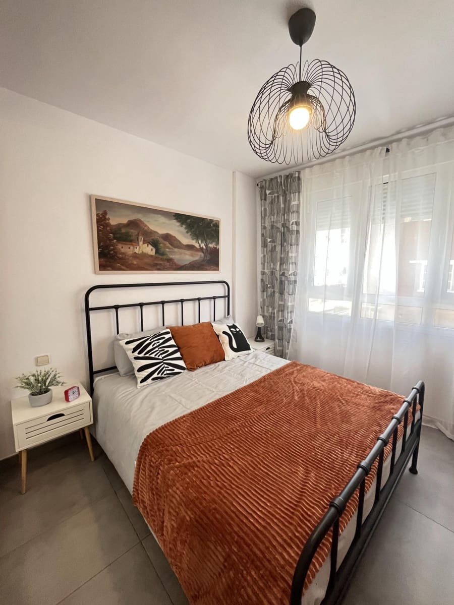 2 soverom Leilighet til leie i Las Palmas de Gran Canaria med garasje - € 1 600 (Ref: 9970840)