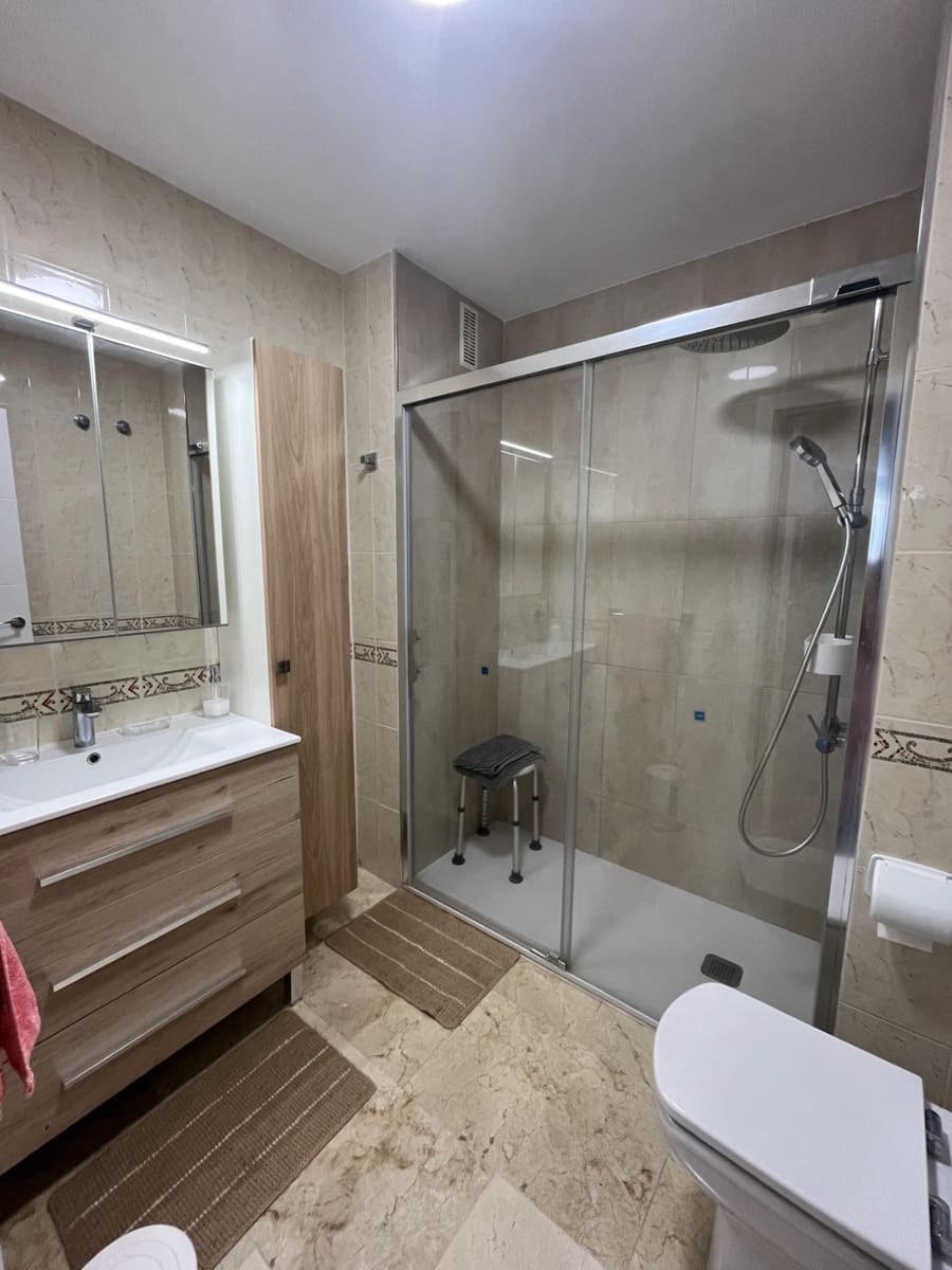 2 soverom Leilighet til leie i Las Palmas de Gran Canaria med garasje - € 1 600 (Ref: 9970840)