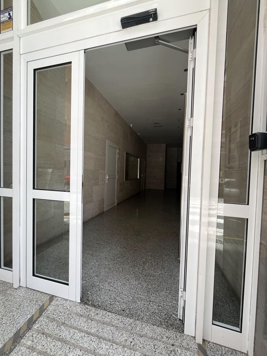 2 soverom Leilighet til leie i Las Palmas de Gran Canaria med garasje - € 1 600 (Ref: 9970840)