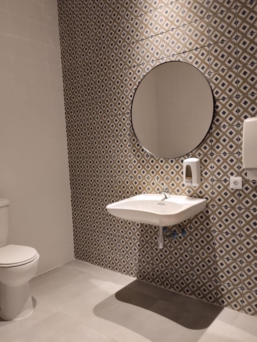 Commercial for rent in Las Palmas de Gran Canaria - € 2,000 (Ref: 9970843)