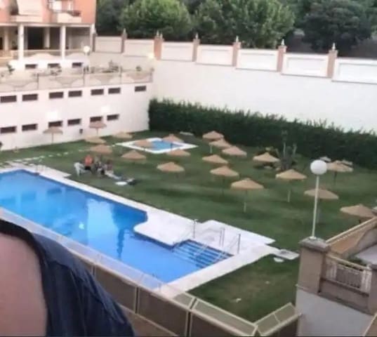 3 soverom Leilighet til salgs i Jaén by med svømmebasseng garasje - € 280 000 (Ref: 9973494)