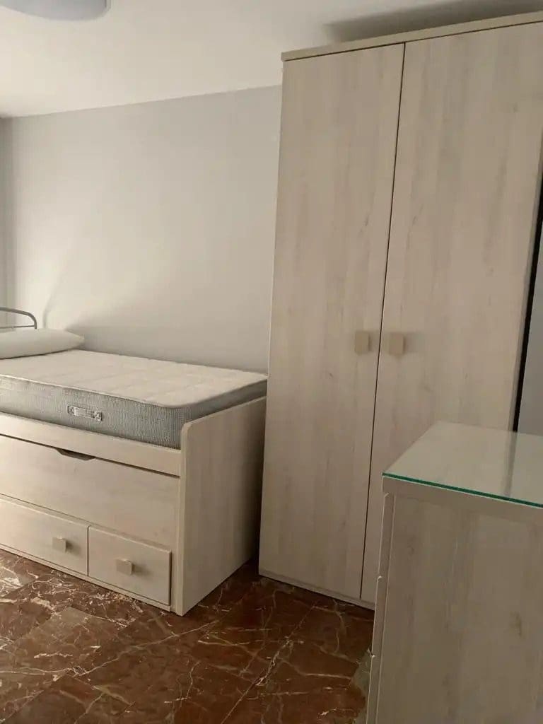3 bedroom Flat for sale in Jaen city with pool garage - € 280,000 (Ref: 9973494)