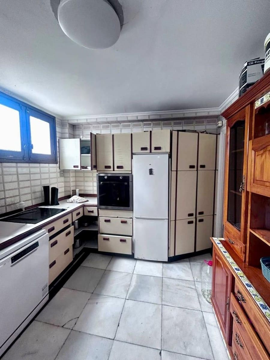 5 bedroom Villa for sale in Lemoa - € 350,000 (Ref: 9973499)