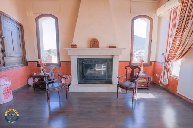 5 slaapkamer Villa te koop in Hornachos met garage - € 590.000 (Ref: 9977466)