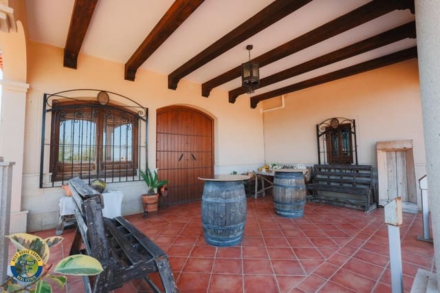 5 slaapkamer Villa te koop in Hornachos met garage - € 590.000 (Ref: 9977466)