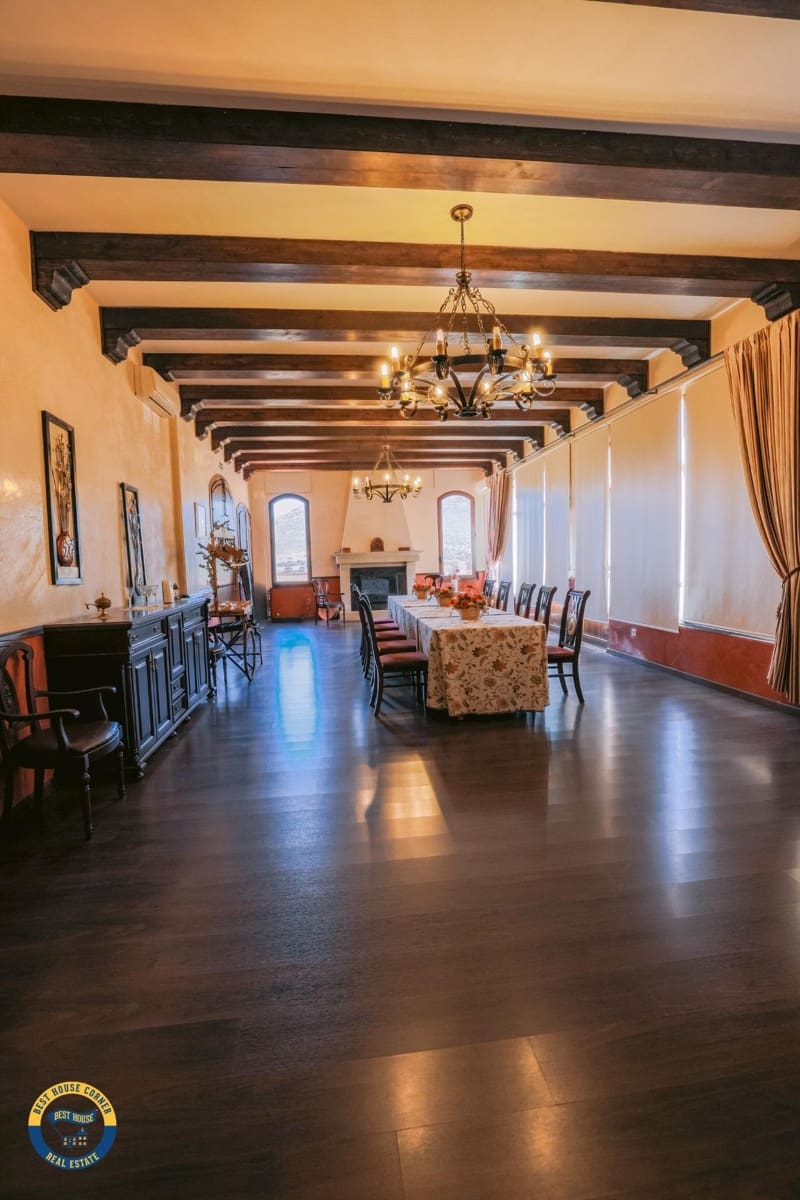 5 slaapkamer Villa te koop in Hornachos met garage - € 590.000 (Ref: 9977466)