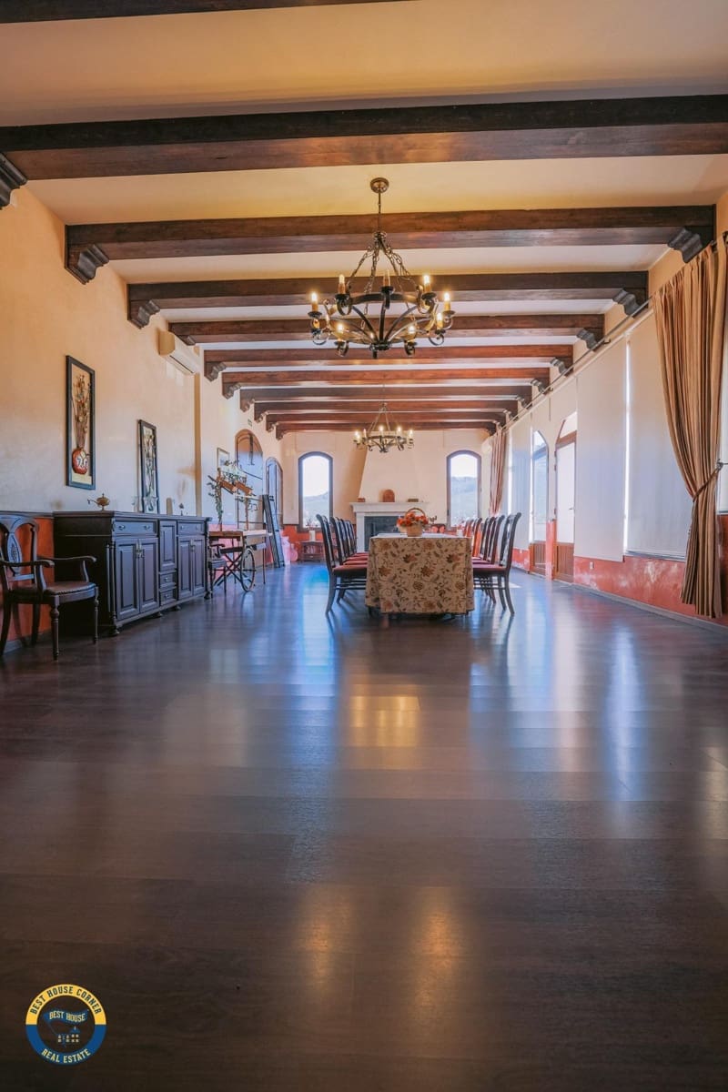5 slaapkamer Villa te koop in Hornachos met garage - € 590.000 (Ref: 9977466)