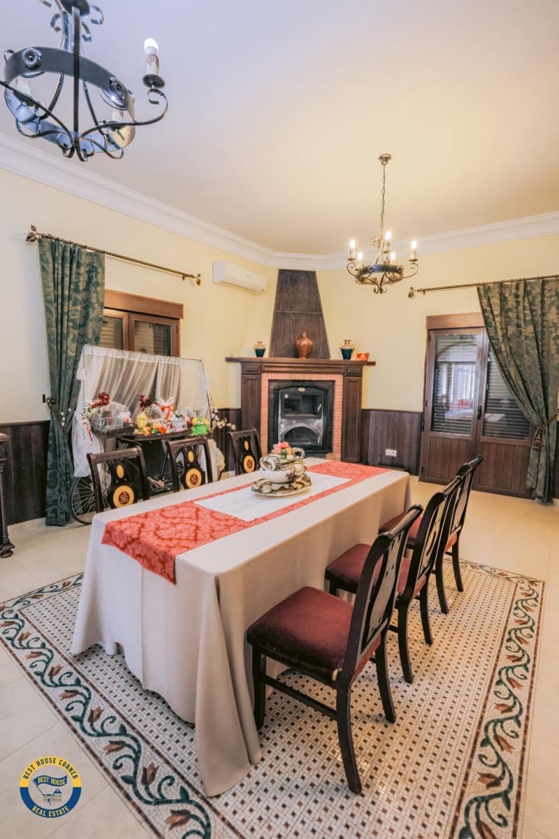 5 slaapkamer Villa te koop in Hornachos met garage - € 590.000 (Ref: 9977466)