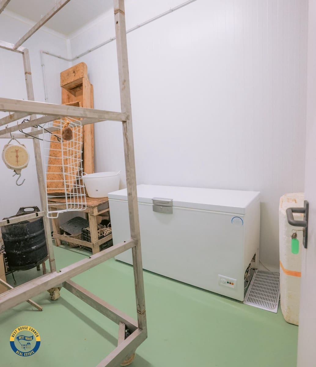 5 slaapkamer Villa te koop in Hornachos met garage - € 590.000 (Ref: 9977466)