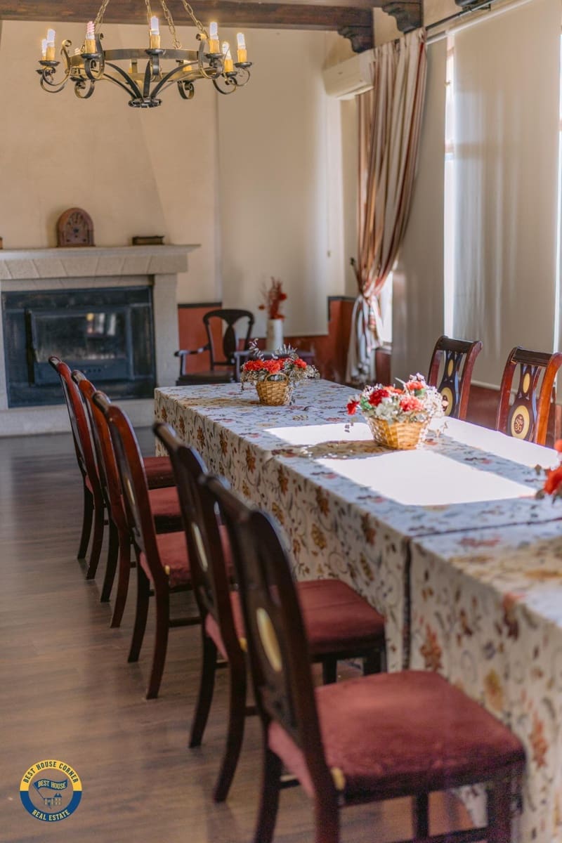 5 slaapkamer Villa te koop in Hornachos met garage - € 590.000 (Ref: 9977466)