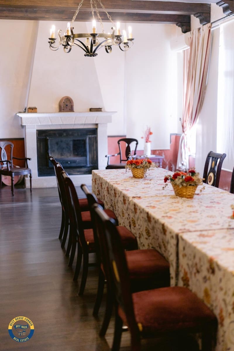 5 slaapkamer Villa te koop in Hornachos met garage - € 590.000 (Ref: 9977466)