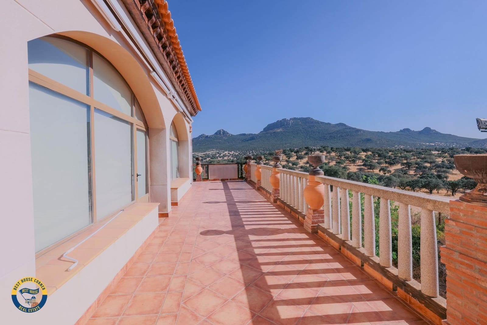 5 slaapkamer Villa te koop in Hornachos met garage - € 590.000 (Ref: 9977466)