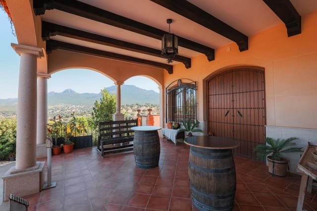 5 Zimmer Villa zu verkaufen in Hornachos mit Garage - 590.000 € (Ref: 9977466)